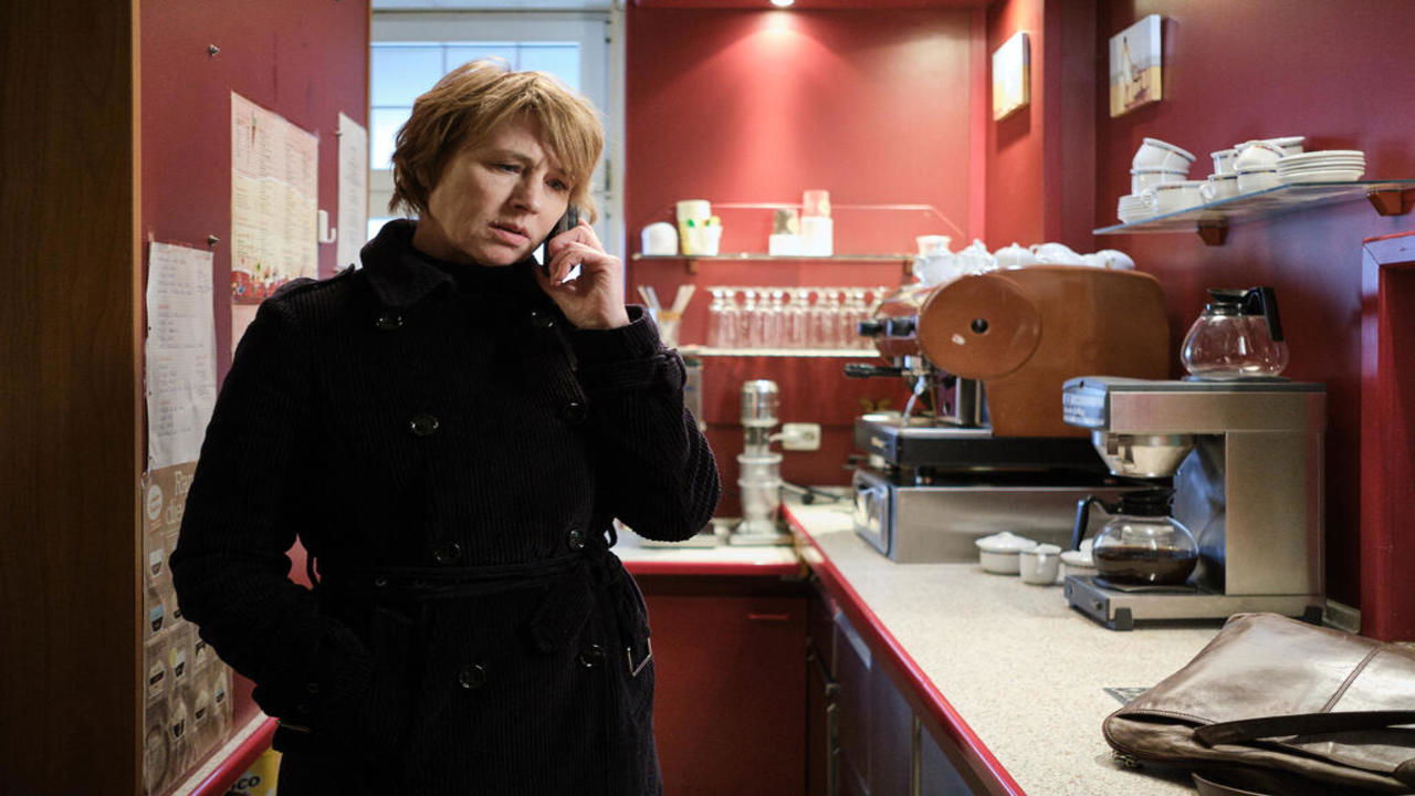 Dziewczyna o złotych dłoniach