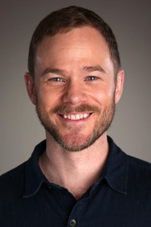 Aaron Ashmore zdjęcie