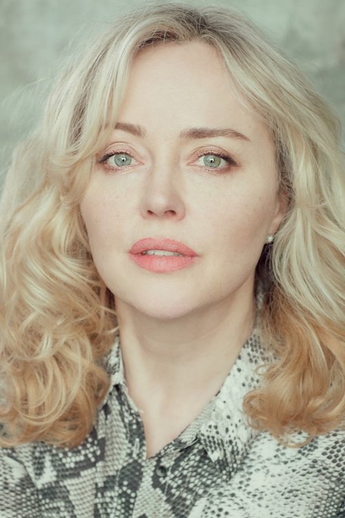 Angeline Ball zdjęcie