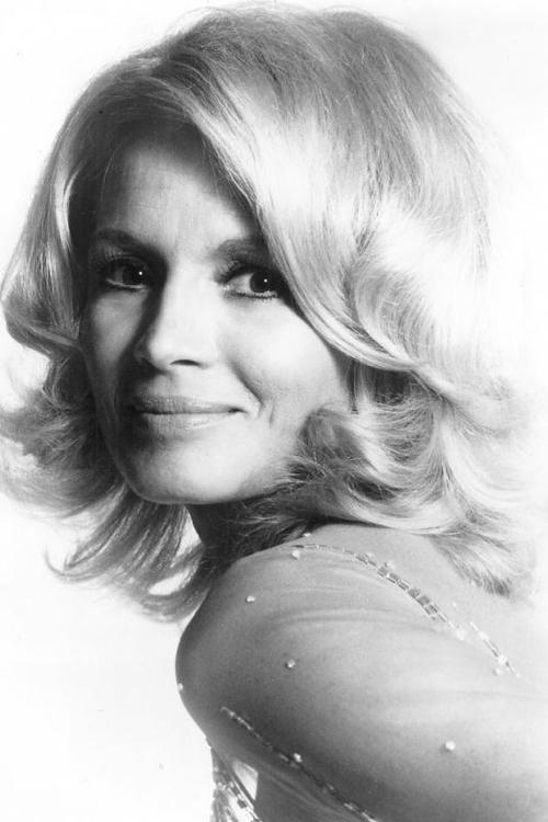 Angie Dickinson zdjęcie