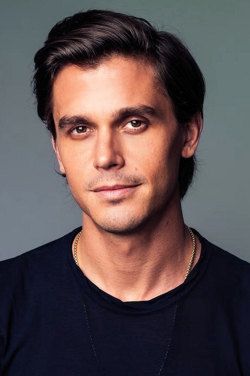 Antoni Porowski zdjęcie