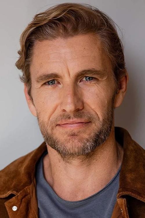 Brett Tucker zdjęcie
