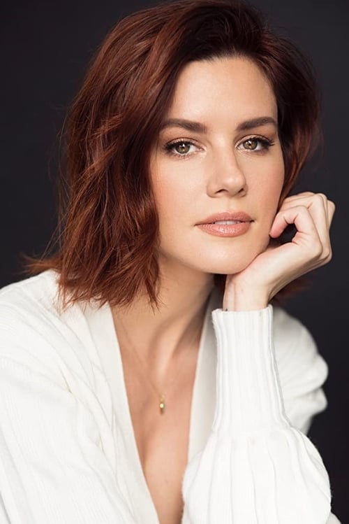 Chelsea Hobbs zdjęcie