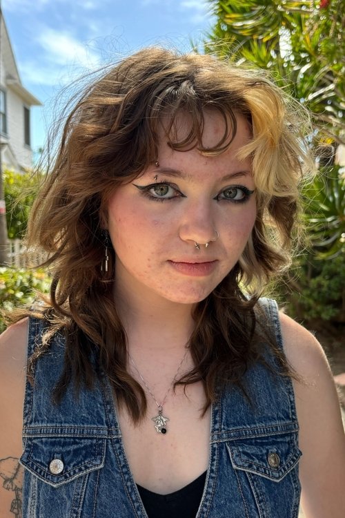 Claire Geare zdjęcie