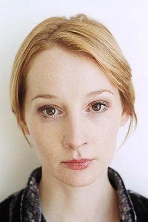 Emma Lowndes zdjęcie