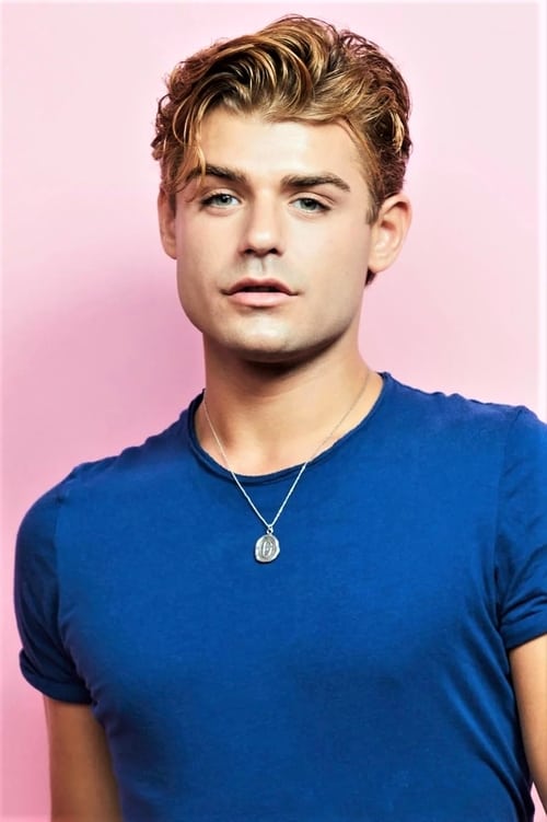 Garrett Clayton zdjęcie