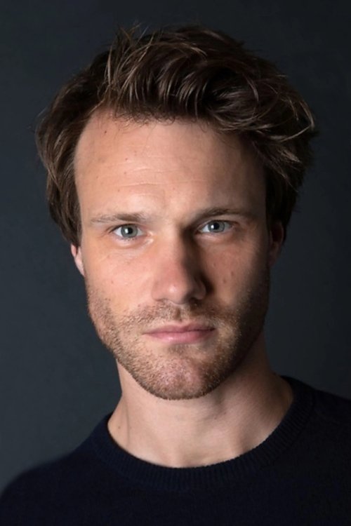 Hugh Skinner zdjęcie