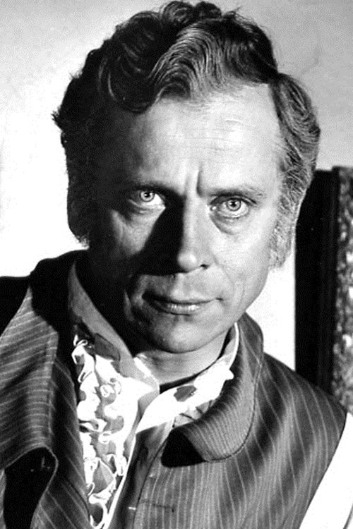 Ivan Triesault zdjęcie