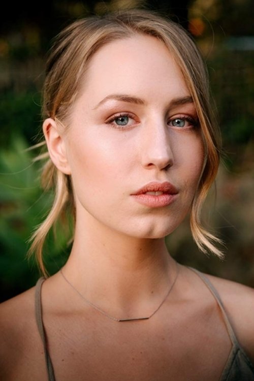 Izzy Stevens zdjęcie