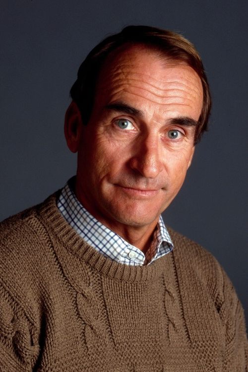 James B. Sikking zdjęcie