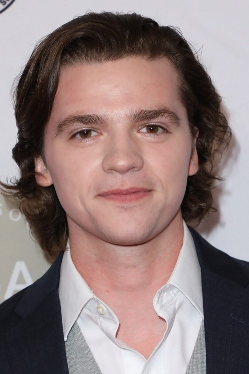 Joel Courtney zdjęcie