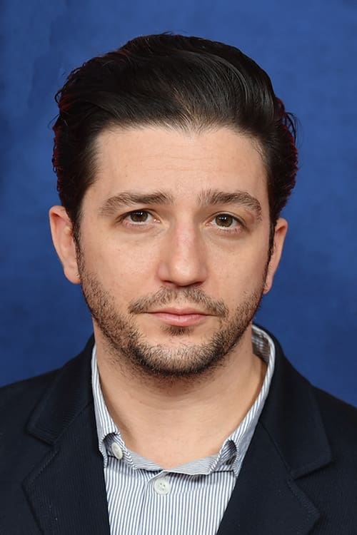 John Magaro zdjęcie
