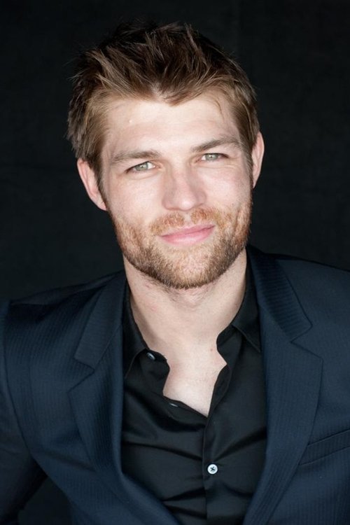 Liam McIntyre zdjęcie