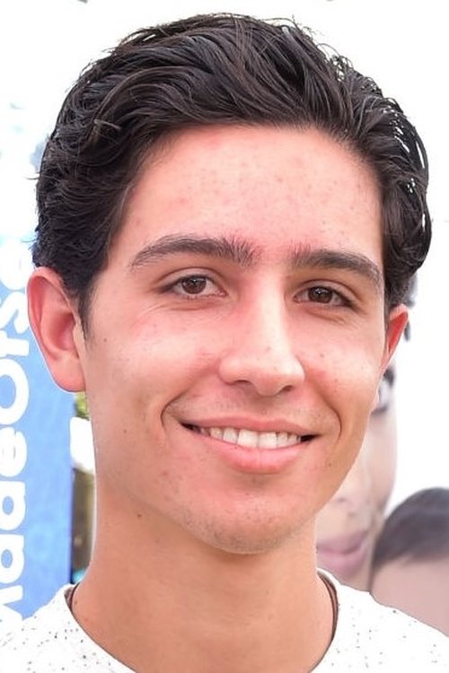 Lorenzo James Henrie zdjęcie