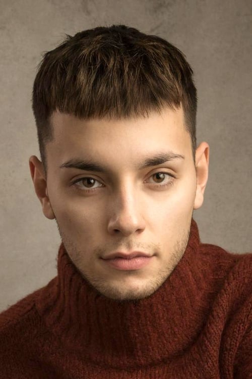 Max Harwood zdjęcie