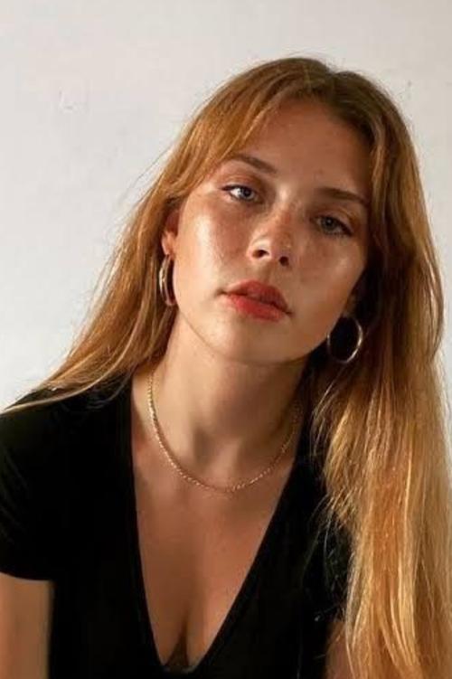 Mia Tomlinson zdjęcie