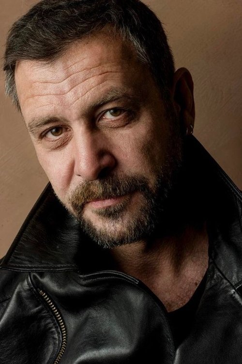 Nejat İşler zdjęcie