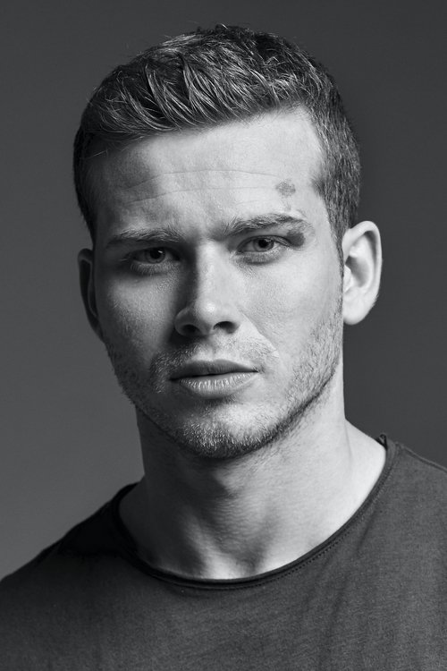 Oliver Stark zdjęcie