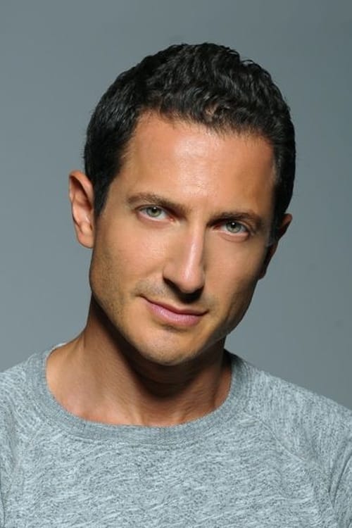 Sasha Roiz zdjęcie