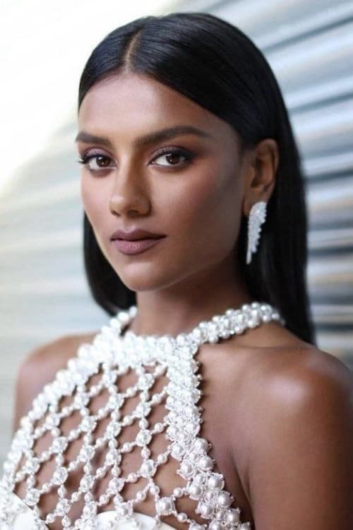 Simone Ashley zdjęcie