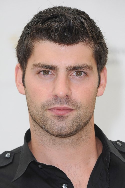 Travis Milne zdjęcie