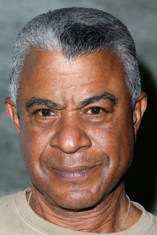 Tucker Smallwood zdjęcie